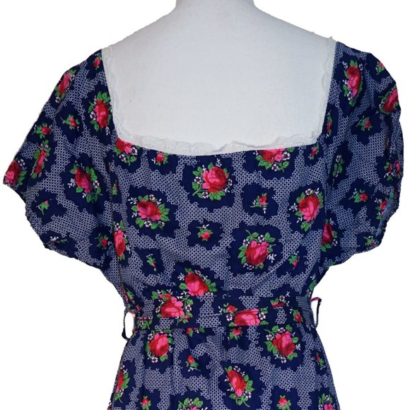 Vintage Late 1960s/Early 1970s Peasant Dress w Tie Included - Picture 7 of 9